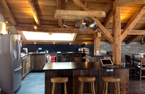 Chamonix-Mont-Blanc Ski Chalet | Luxury 4 Bedroom Spacious Chalet 5 min flat walk to Chamonix centre