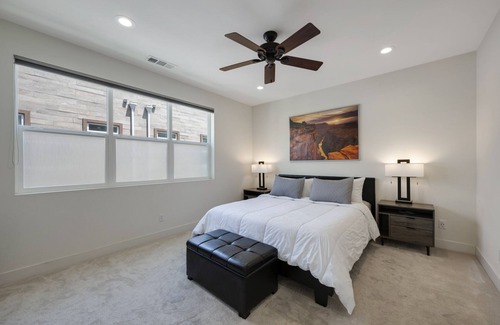 Platinum Triangle House | Luxury 4 Bed / 3.5 Bath Townhome near Sports/CHOC/Disneyland/Chapman/Beach