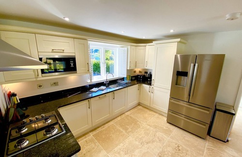 St Austell Villa | Luxury 4 bed detached villa, minimum 3 bathrooms, large open plan lounge/kitchen/dining area.