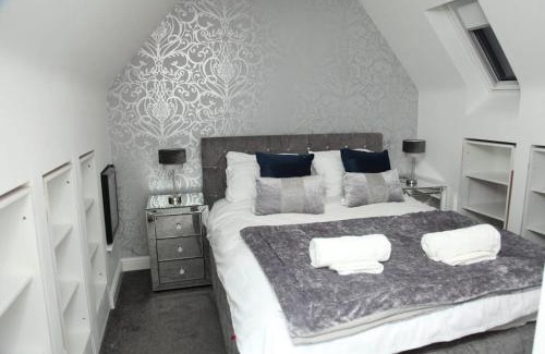 Swindon House | Luxury 4 bed house in Swindon