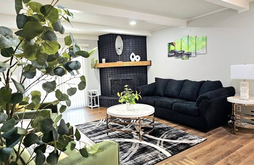 Kansas City House | Luxury 4 Bed Room Near Stadium