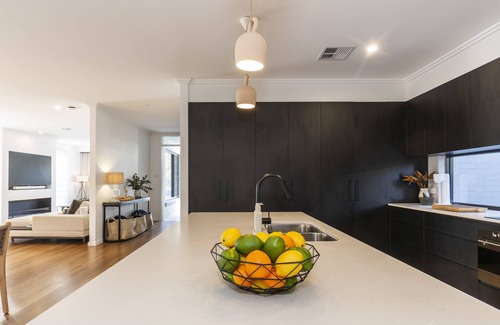 Manly Vale House | Luxury 4 Bed Sydney Home Close to Manly Beach