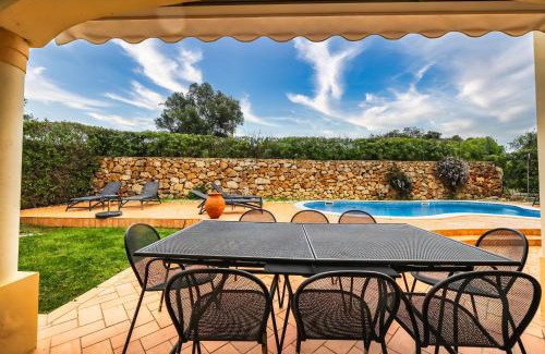 Portimao Villa | Luxury 4 bed villa with private pool Oasis Parque, Alvor AT16