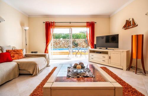 Portimao Villa | Luxury 4 bed villa with private pool Oasis Parque, Alvor AT16