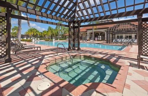 Bellavida House | Luxury 4 bedroom 3 bath pool Home 283