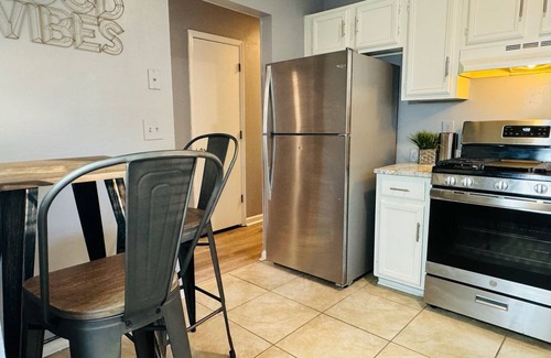 Decatur House | Luxury 4 Bedroom Home in Greater Decatur! Family, Friends, and Fun! FFF!