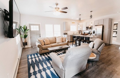 Ouray House | Luxury 4-Bedroom Home, Stunning Views! Near Downtown-Hot Springs & Trails AC