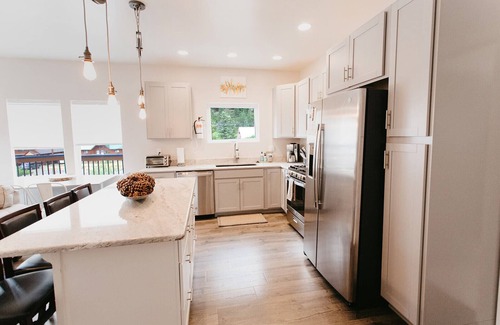 Ouray House | Luxury 4-Bedroom Home, Stunning Views! Near Downtown-Hot Springs & Trails AC