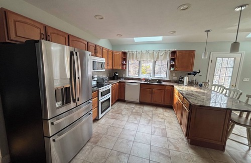 Fortunes Rocks House | Luxury 4 bedroom house in Biddeford, walk to Fortunes Rock Beach, private pool.