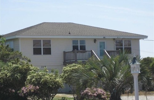 Topsail Beach House | Luxury 4 Bedroom Oceanfront Home w/Teenage Great Room