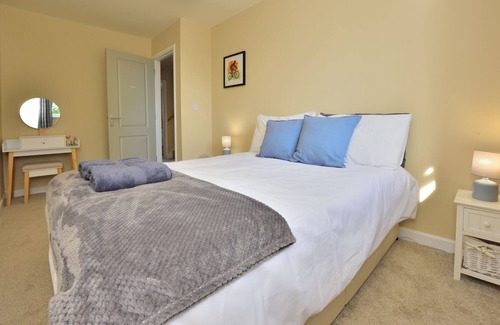 Winchester House | Luxury 4 bedroom on-suite house with free parking