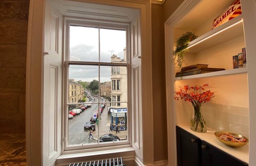 Glasgow Westend Apartment | Luxury 4 bedroom stay in the heart of the West End