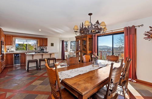 Lake Arrowhead Ski Chalet | Luxury 4-bedroom chalet with stunning views in Arrowhead Woods