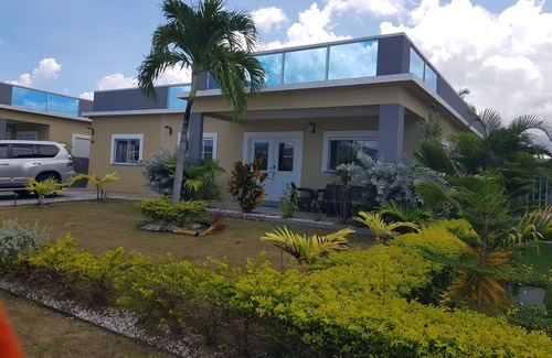 St. Ann's Bay Villa | Luxury 4-Bedroom villa