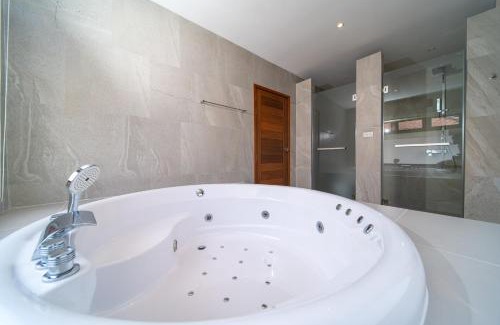 Bang Tao Villa | Luxury 4 Bedrooms 800 square meters of large space Private swimming pool private kitchen service Family and friends vacation