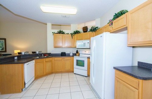 Haines City Villa | Luxury 4 BR/3 BA Villa - Pool/Spa Not Overlooked, Games Room