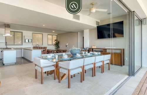 Puerto Marques Apartment | Luxury 4 BR Condo - Amazing Bay View - Pool