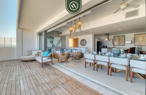 Puerto Marques Apartment | Luxury 4 BR Condo - Amazing Bay View - Pool