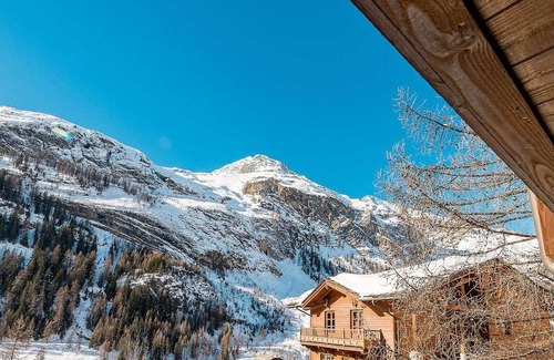 Les Brevieres Ski Chalet | Luxury 4* Chalet in Tignes - 6 bedrooms, 6 bathrooms, parking, wifi