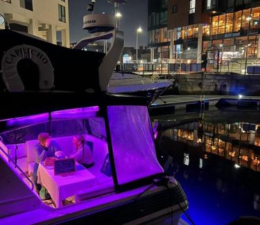 Southampton City Centre Boat Rental | LUXURY 40 FOOT YACHT ON 5 STAR OCEAN VILLAGE MARINA SOUTHAMPTON - minutes away from city centre and cruise terminals - Free parking included
