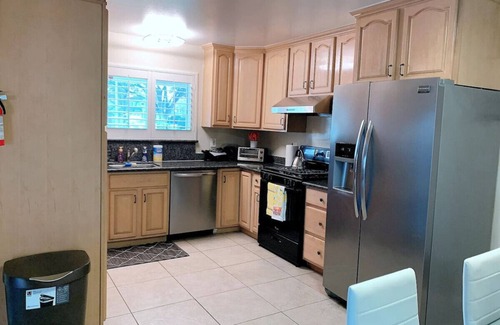 West San Jose House | "Luxury: 4B/3B with Dual EnSuites, Parking, WiFI"