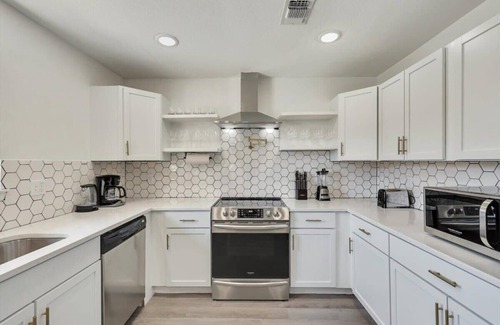 North Richland Hills House | Luxury 4Bed/2Bath Hidden Gem w/Backyard Oasis