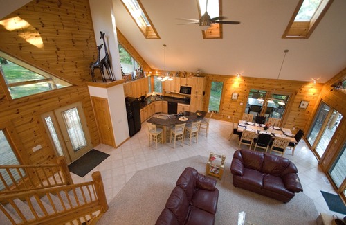 The Galena Territory House | Luxury 4br, 4.5 Bath Galena Territory Rental With Hot Tub & Pool Table
