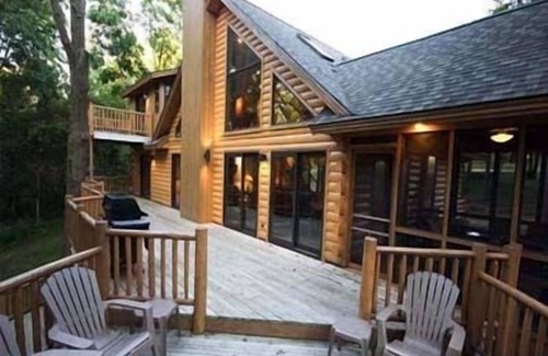 The Galena Territory House | Luxury 4br, 4.5 Bath Galena Territory Rental With Hot Tub & Pool Table