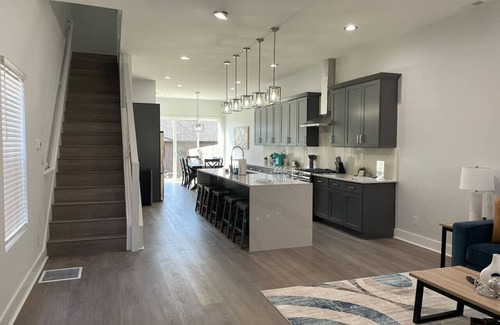 Fall Creek Place House | Luxury 4BR/5BA Downtown Indpls
