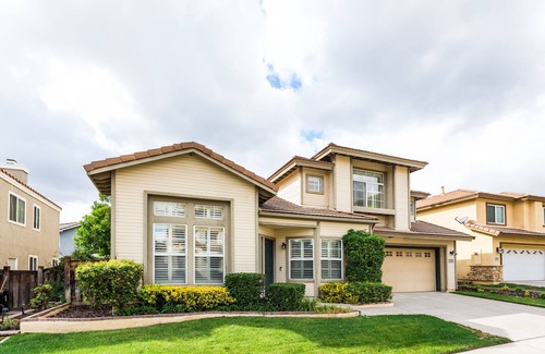 Rancho Cucamonga House | Luxury 4BR Home in Gated Rancho Cucamonga – Wide Backyard, Prime Location #40845