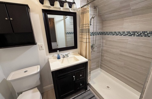 Nutley House | Luxury 4BR Home Retreat near NYC
