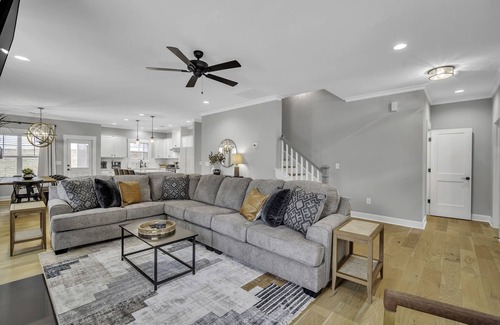 Greenville - Spartanburg House | Luxury 4BR Home with Screened Porch & Fenced Yard
