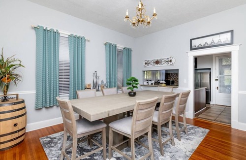 Bonnycastle House | Luxury 4BR|KING|Epic Backyard|HOT TUB|Fire Pit