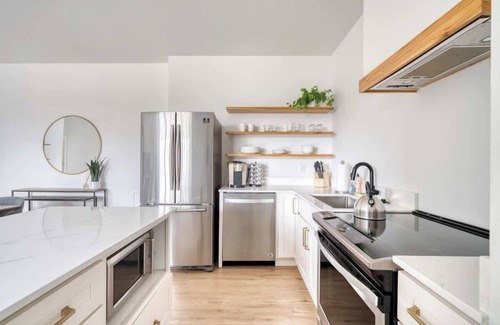 Humboldt Apartment | Luxury 4BR Sleeps 8 Near Food & Culture