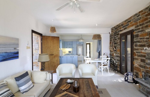 Pisses Villa | Luxury 5-Bdrm, 3 Apt Villa, tranquil, Private Sea/Sunset view, Secluded Beach