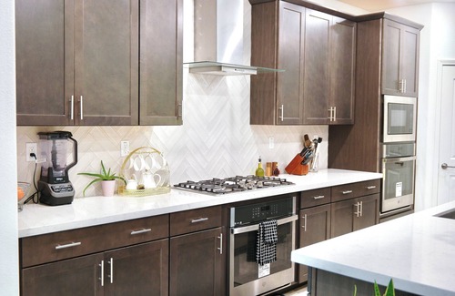 Antelope House | Luxury 5-Bed 3-Bath w/Gym, Office, EV, Smoker