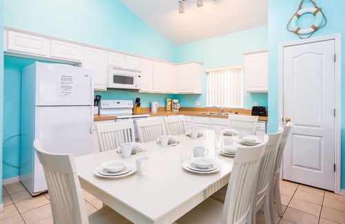 Silver Creek House | Luxury 5 bed 4 bath SW facing pool with conservation and lake view