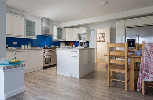 Trevone House | Luxury 5-bed coastal holiday home just two minutes from the beach. LAST SPOTS