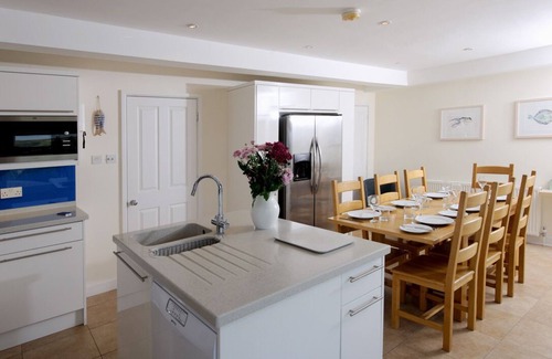 Trevone House | Luxury 5-bed coastal holiday home just two minutes from the beach. LAST SPOTS