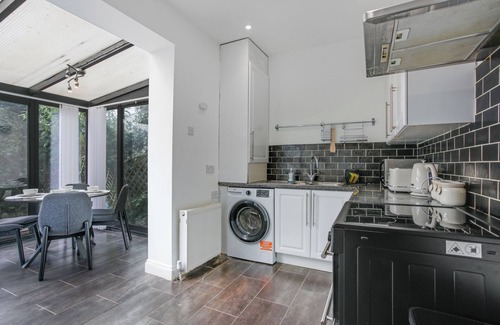 Newcastle-upon-Tyne House | Luxury 5 Bedroom Home in Newcastle