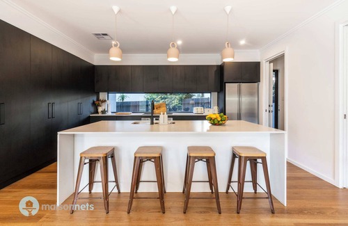 Manly Vale House | Luxury 5 Bedroom House With Aircon & Granny Flat
