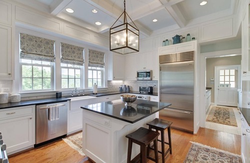 Valley Springs House | Luxury 5-Bedroom Home with Mountain Views