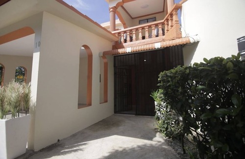 Punal House | Luxury 5 Bedroom House 10 Mins From Airport