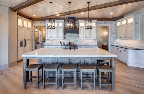 Salem House | Luxury 5 Bedroom Lake Keowee Home with Dock