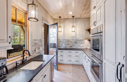 Salem House | Luxury 5 Bedroom Lake Keowee Home with Dock