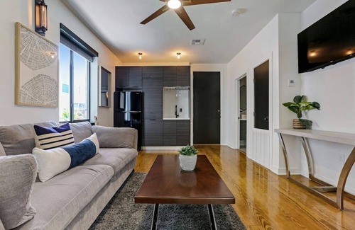 Faubourg Lafayette Villa | Luxury 5 bedroom Modern Villa with your own private Rooftop