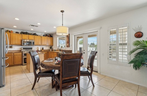 Saguaro West House | Luxury 5 Bedroom Pool Home/Gate Community