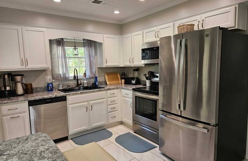 Cordova House | Luxury 5-Bedroom Retreat with Private Pool - Upscale Getaway with King Beds.