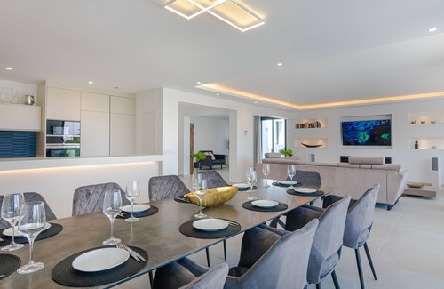 Guadalmina Villa | Luxury 5 Bedroom Villa In Real Club de Golf Guadalmina