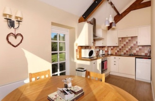 Crediton House | Luxury 5* Devon Cottage surrounded by beautiful views